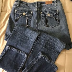 Do Denim NY size 9/32” prewashed faded look 🌺 great look